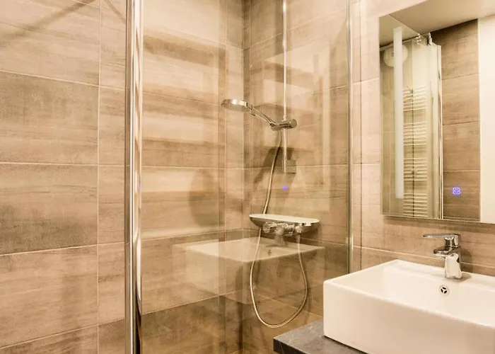 Vanoise - Location: Centre Station, Bien Agence Aux Pieds Des Pistes Mae-9044 *